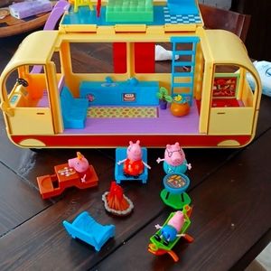 Peppa Pig Camper van with play accessories